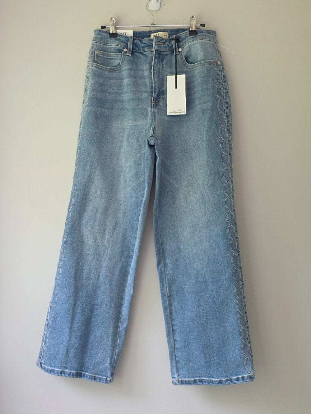 OAT New York High Rise Baby Ankle Jeans | 6 | Braided Stitch Detail Light Wash